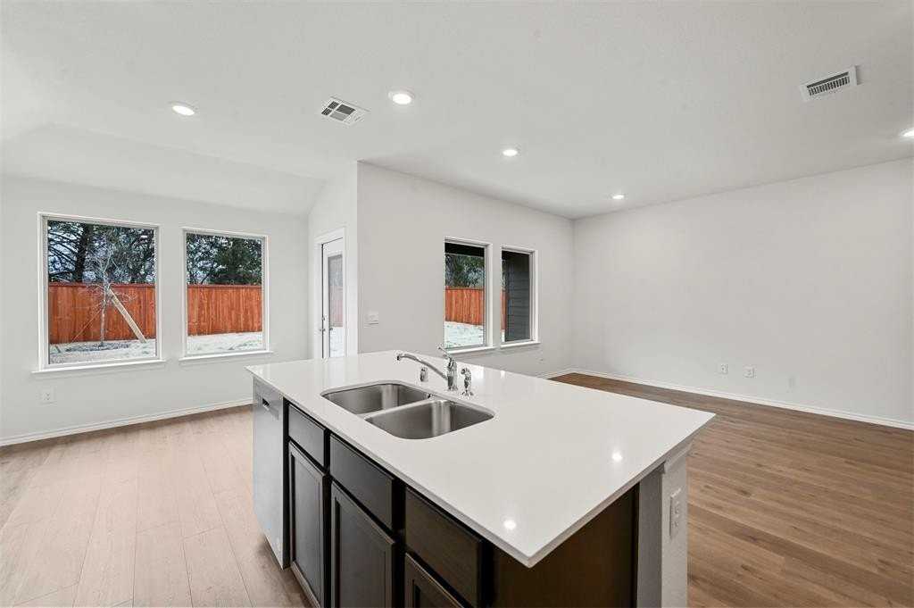 2324 Burleson Rd - Photo 7 of 21