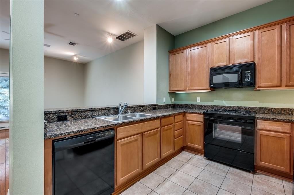 4225 Mckinney Ave #17 - Photo 7 of 22