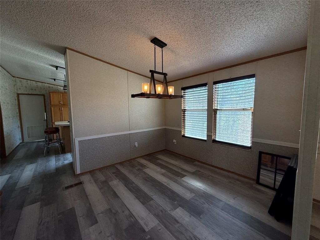 822 E Fm 1187 - Photo 5 of 7