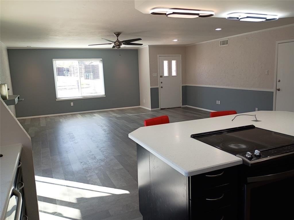 5818 Townshire Rd - Photo 7 of 20