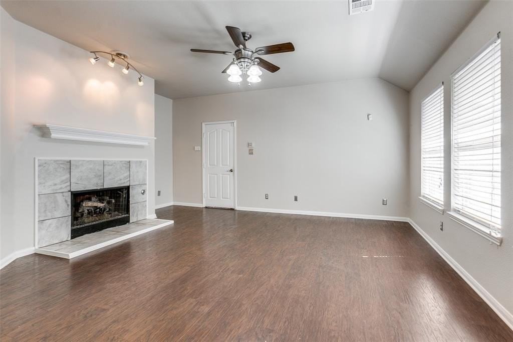 7702 Belcrest Dr - Photo 5 of 12