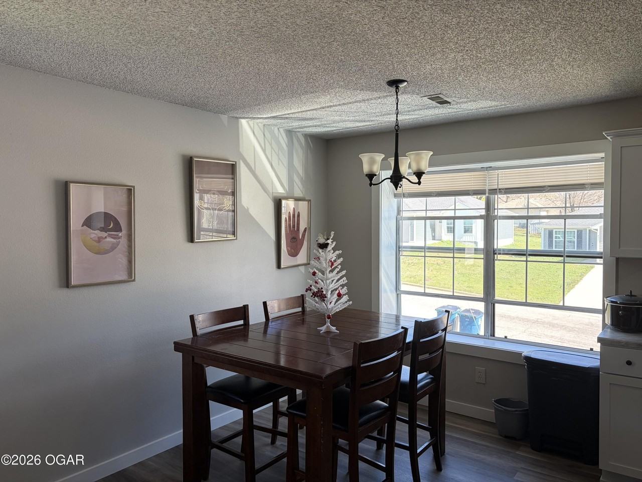 836 S Patterson Ave - Photo 4 of 11