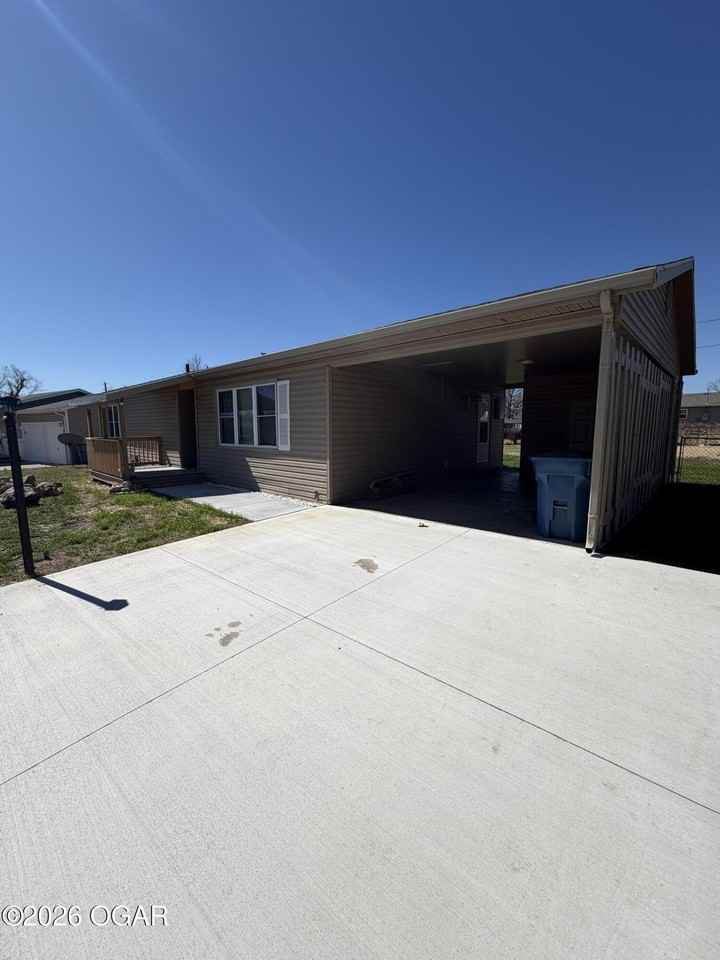 2312 S Patterson Ave - Photo 4 of 19