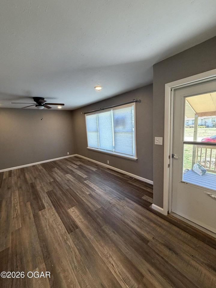 2312 S Patterson Ave - Photo 6 of 19