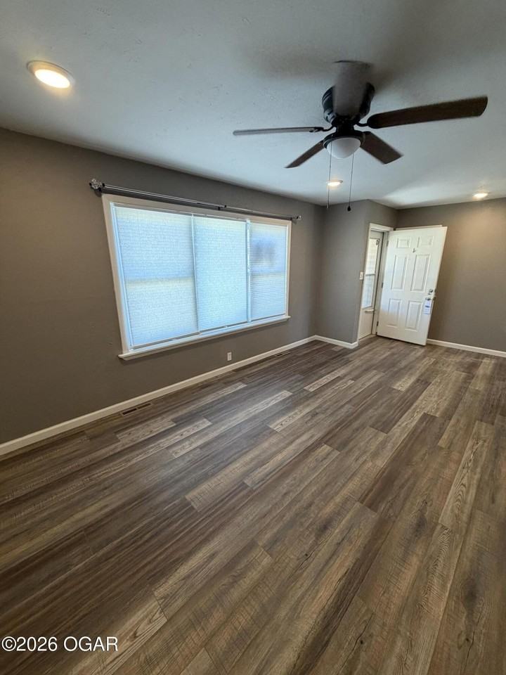 2312 S Patterson Ave - Photo 7 of 19