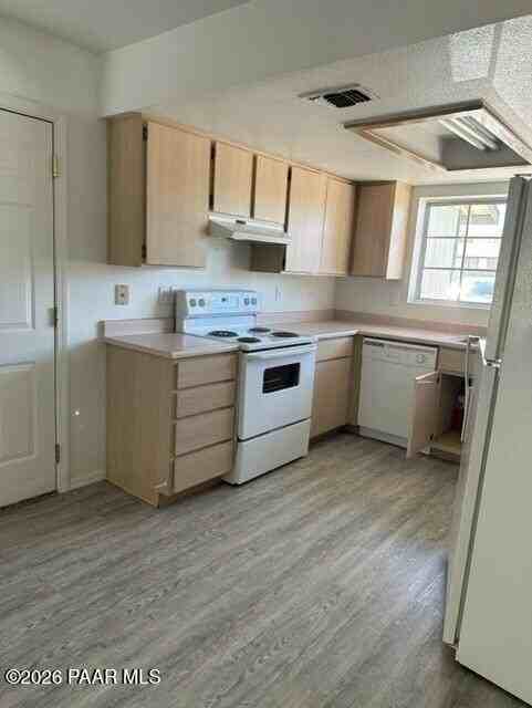 3349 N Yavapai Rd E Unit B #B - Photo 6 of 9