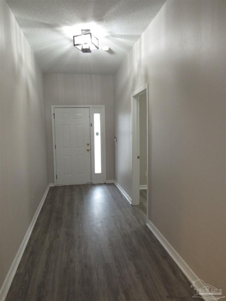 608 Saleta St - Photo 2 of 29