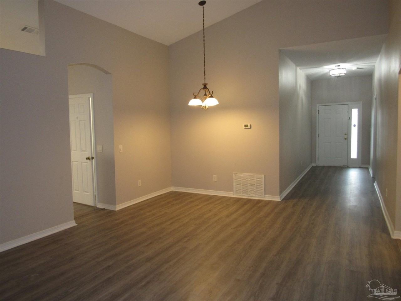 608 Saleta St - Photo 4 of 29