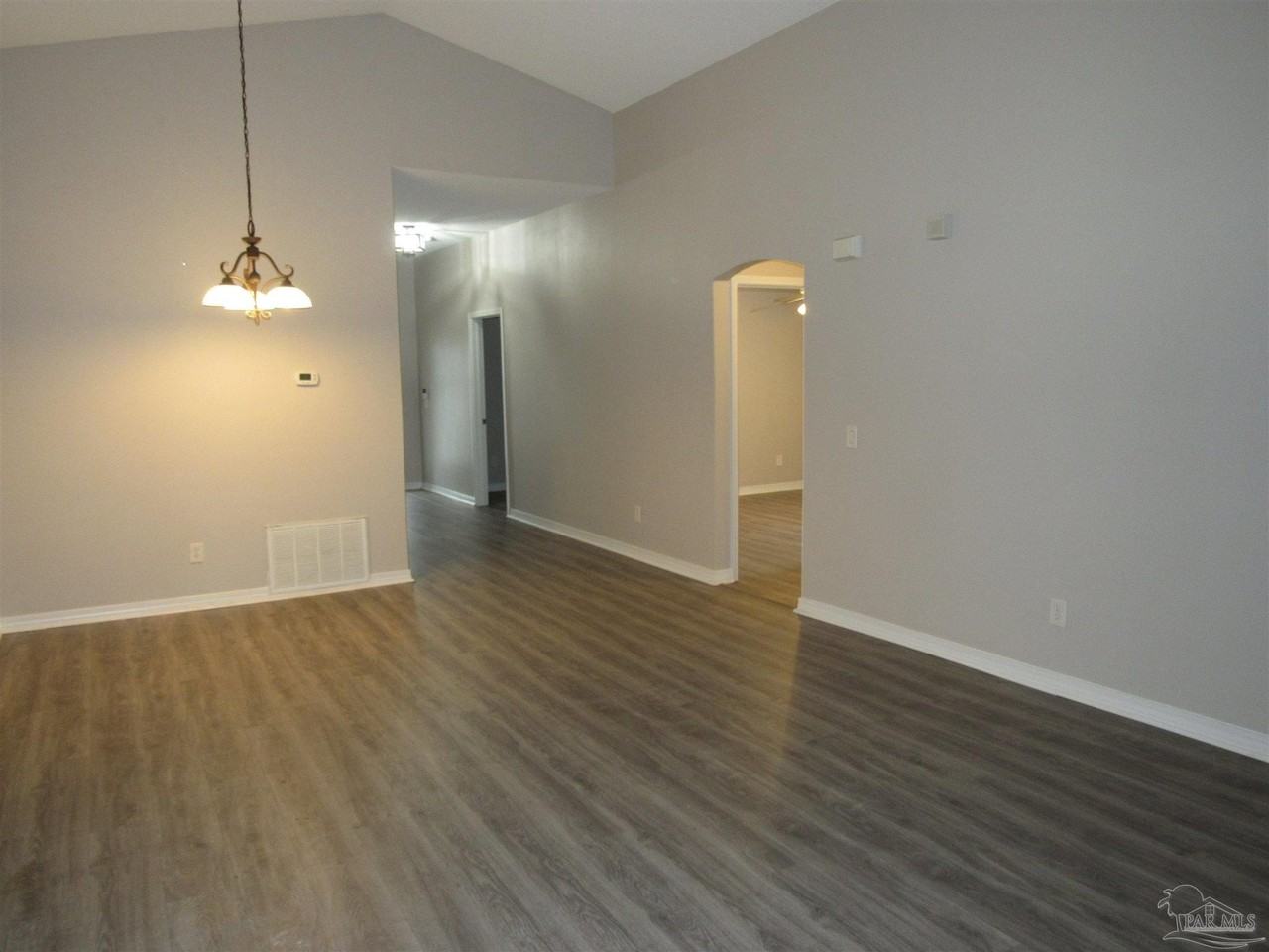 608 Saleta St - Photo 5 of 29