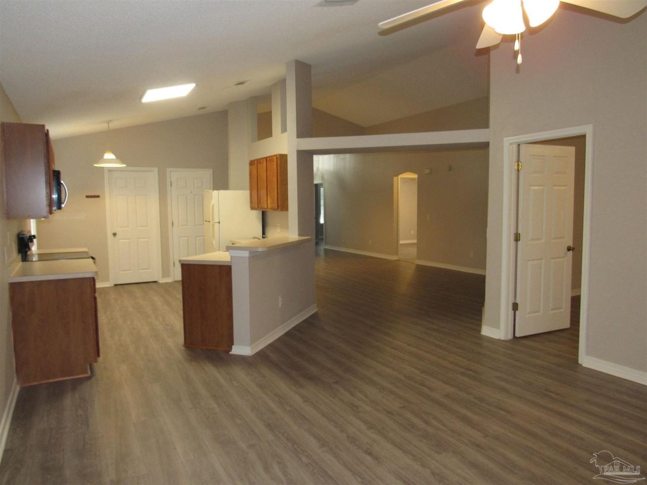 608 Saleta St - Photo 6 of 29