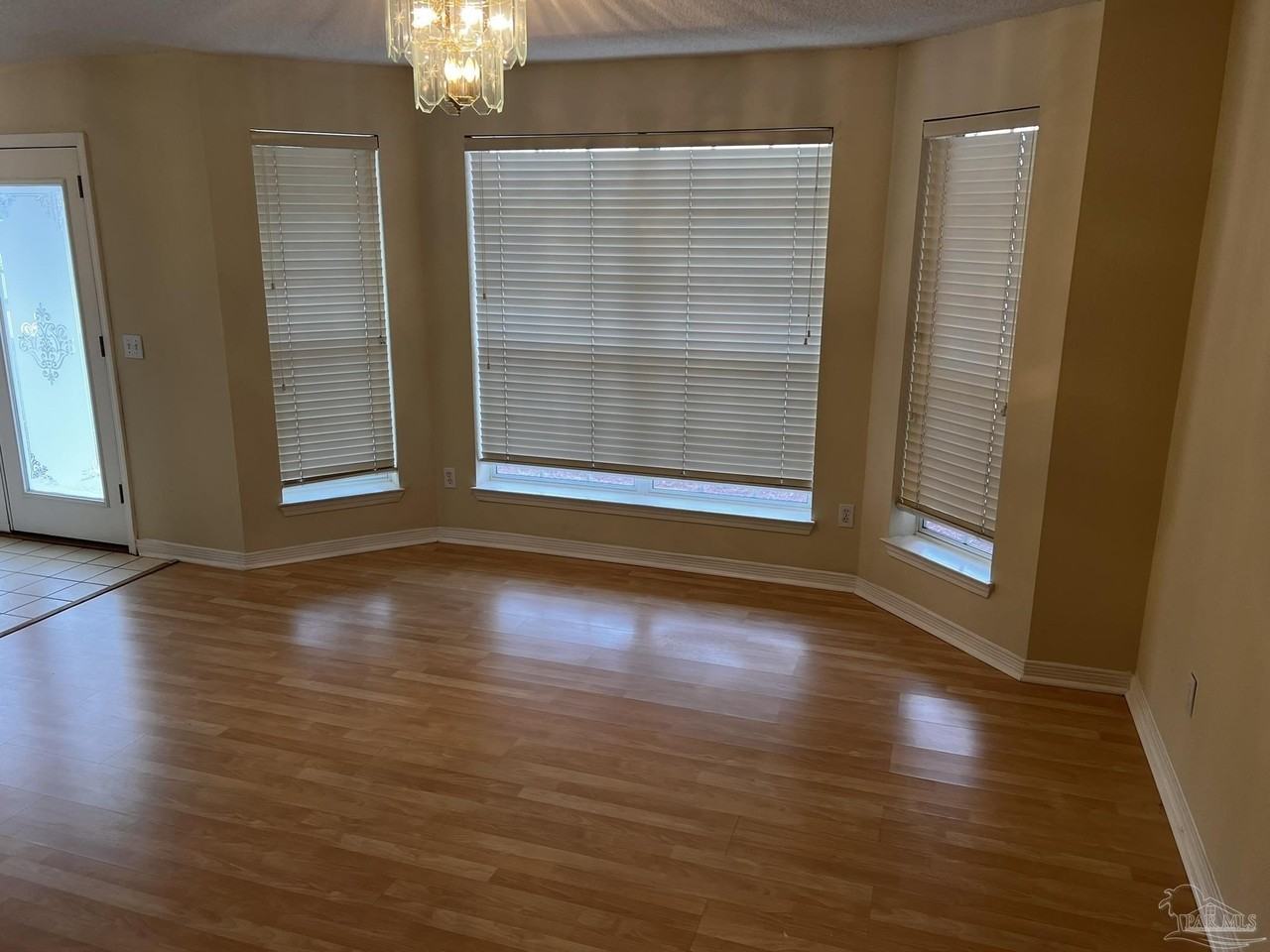 1841 Southbay Dr - Photo 4 of 21