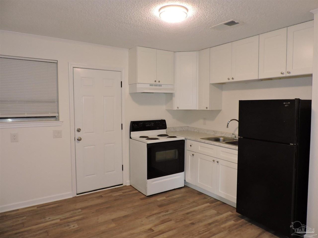 11617 Amy Ave - Photo 2 of 15