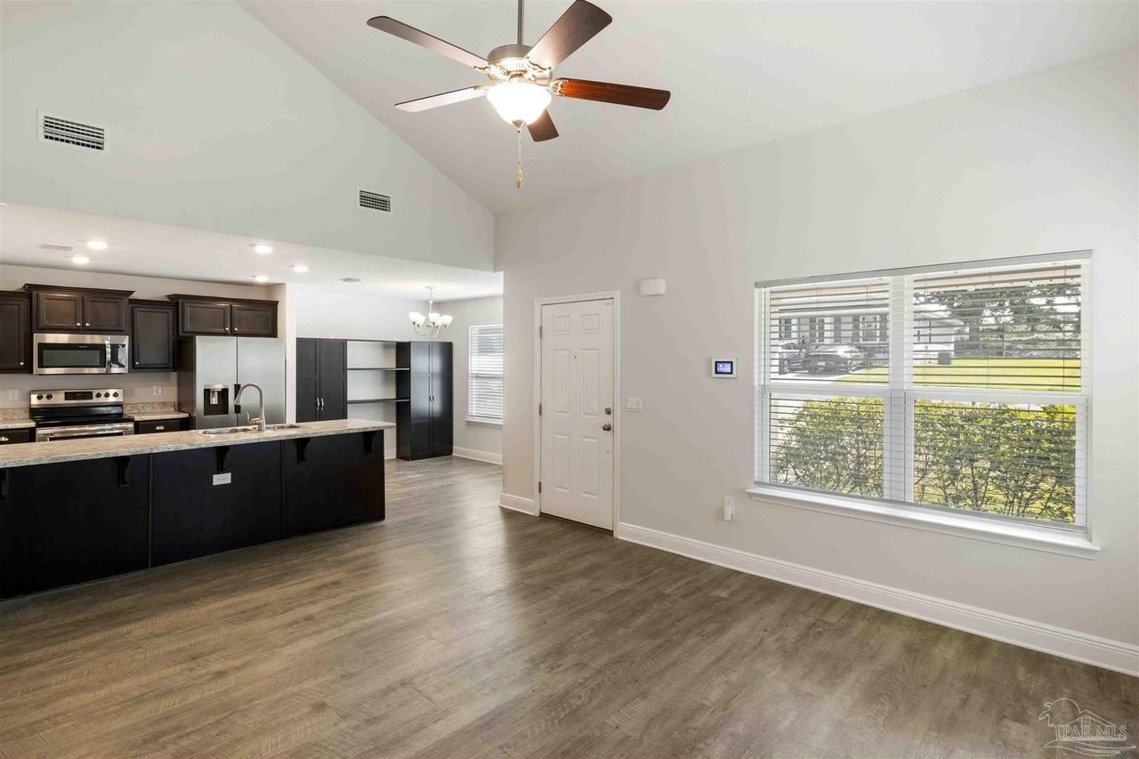 6263 Cardinal Cove Ln - Photo 5 of 23