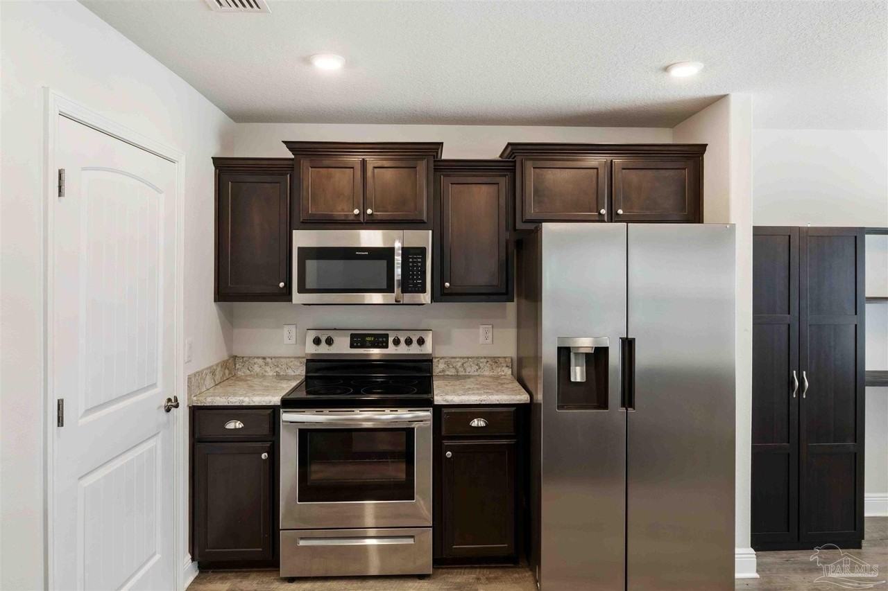 6263 Cardinal Cove Ln - Photo 7 of 23