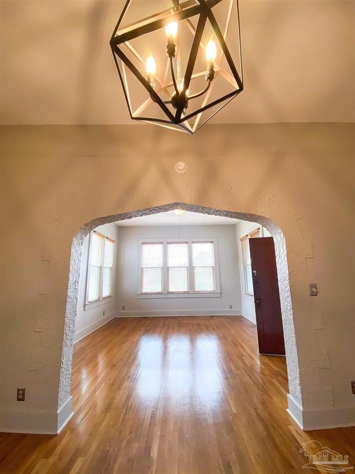 1724 E La Rua St Apt D - Photo 3 of 14