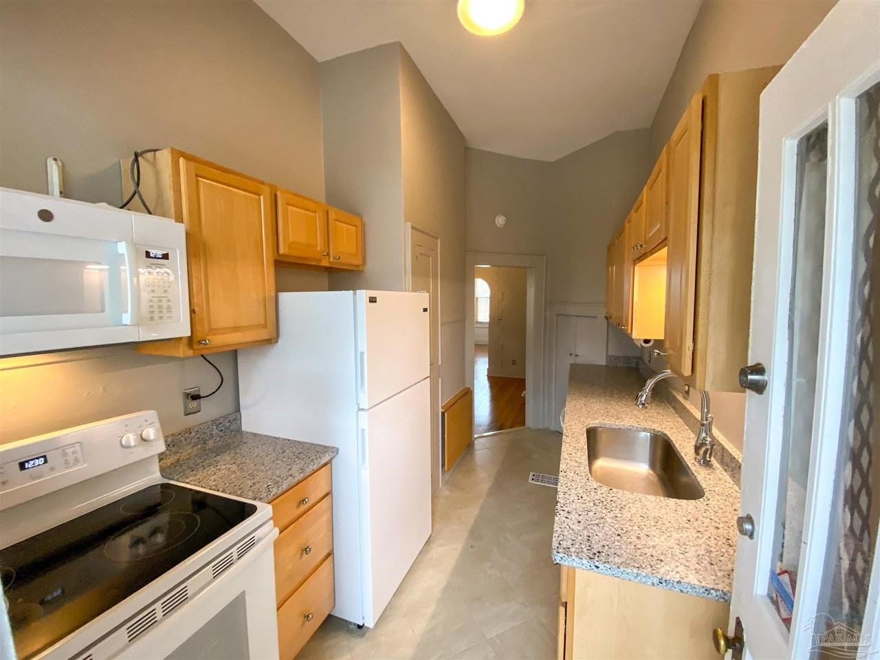 1724 E La Rua St Apt D - Photo 5 of 14