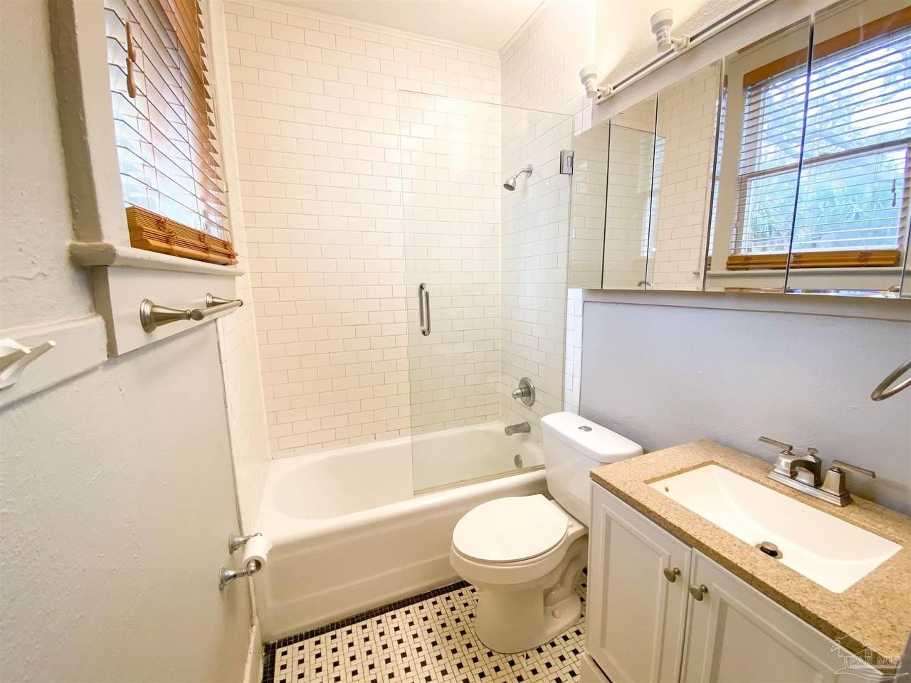 1724 E La Rua St Apt D - Photo 7 of 14