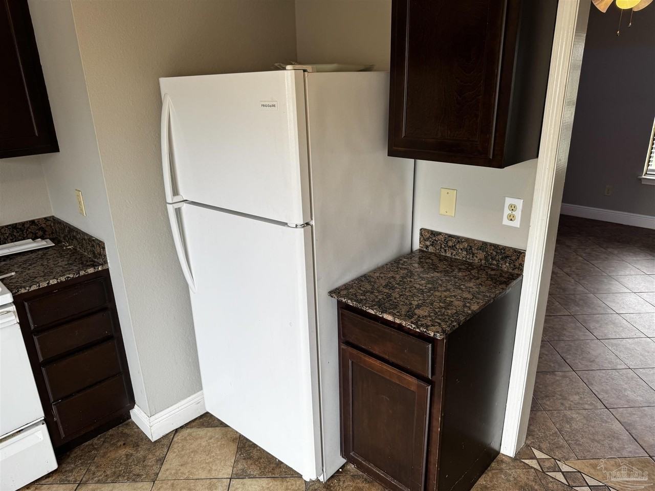 8810 Fowler Ave Apt D - Photo 4 of 10