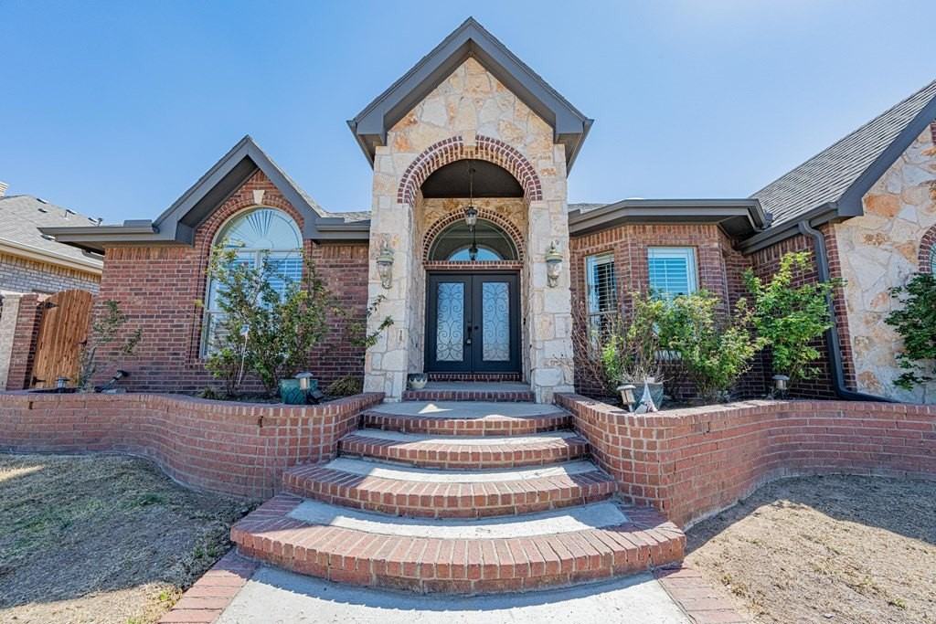 2903 Savoy Pl - Photo 3 of 50