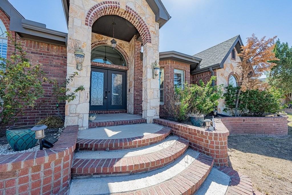 2903 Savoy Pl - Photo 4 of 50