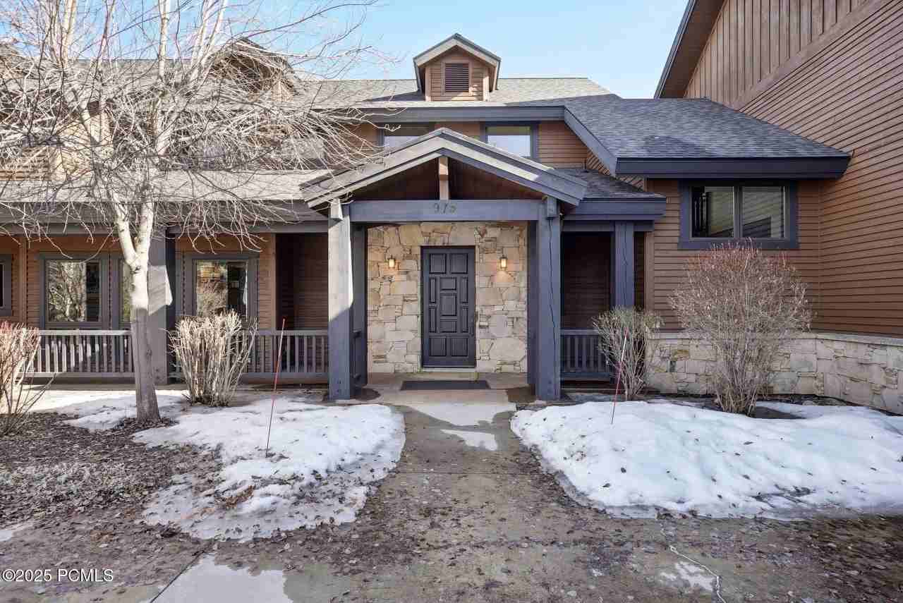 975 Abilene Way - Photo 5 of 50