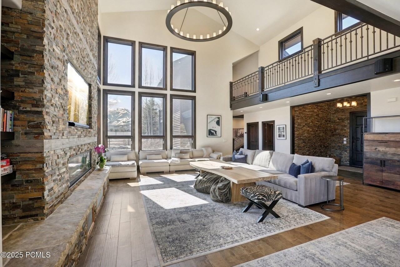 975 Abilene Way - Photo 7 of 50