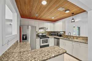 featured image of 1250 Se Petunia Ave