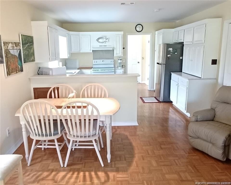 3543 Se Fairway E - Photo 7 of 34