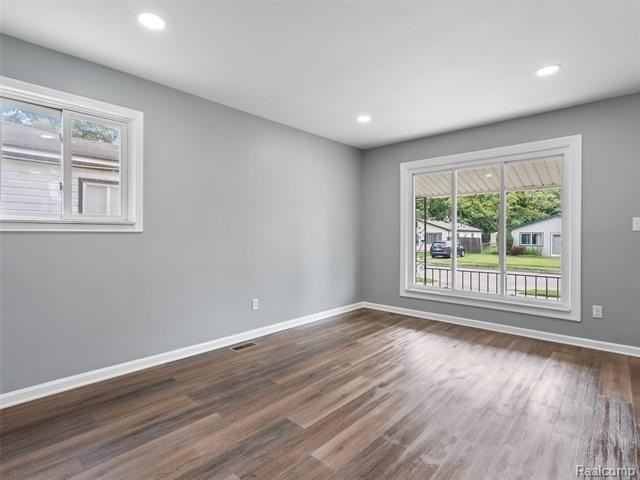 396 W Pearl Ave - Photo 4 of 16