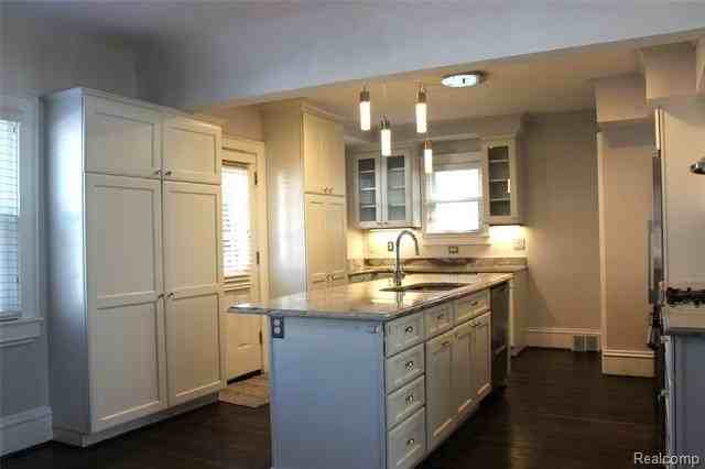 115 E Lincoln St - Photo 3 of 23