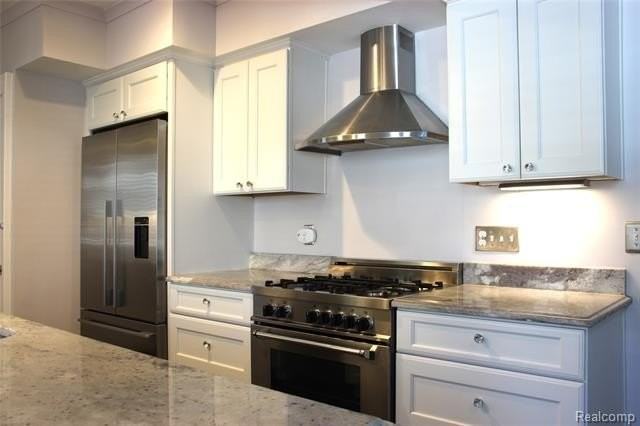 115 E Lincoln St - Photo 4 of 23