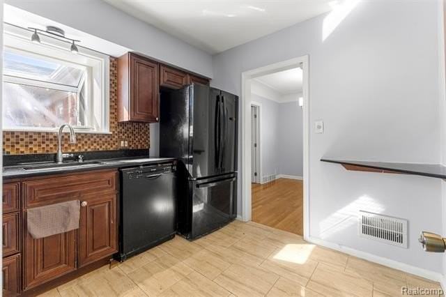 23647 Marshall St - Photo 5 of 20