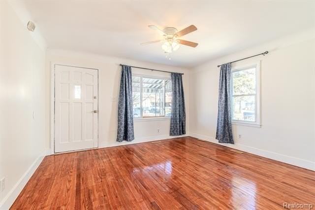 1216 E George Ave - Photo 4 of 22