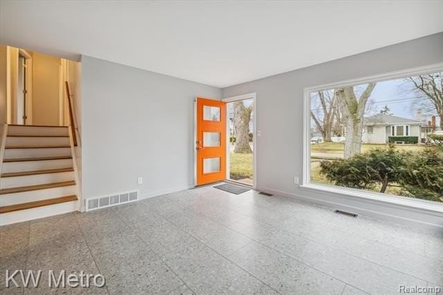 202 Broadacre Ave - Photo 4 of 31