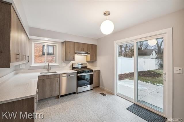 202 Broadacre Ave - Photo 6 of 31