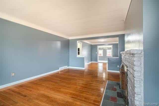 21135 Virginia Ave - Photo 4 of 33