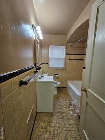 11764 Beaconsfield St - Photo 7 of 23