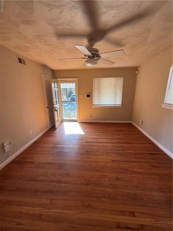 5404 Douglas St - Photo 5 of 14