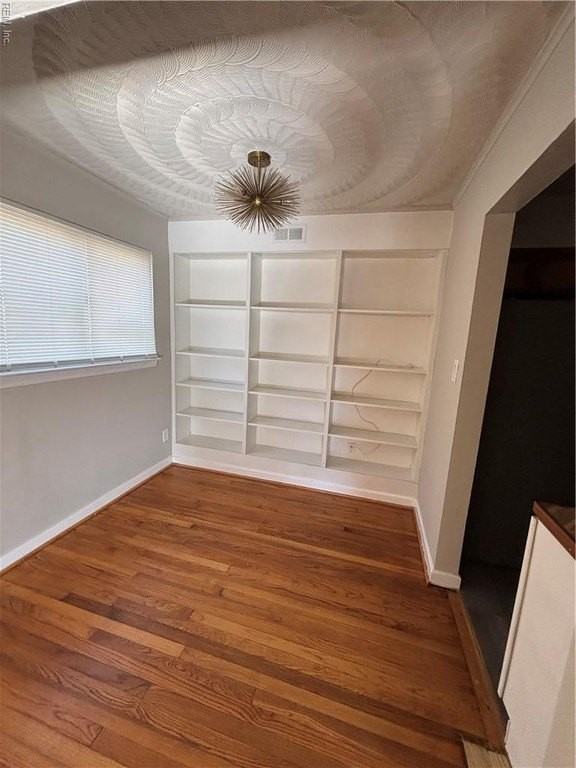 5404 Douglas St - Photo 7 of 14