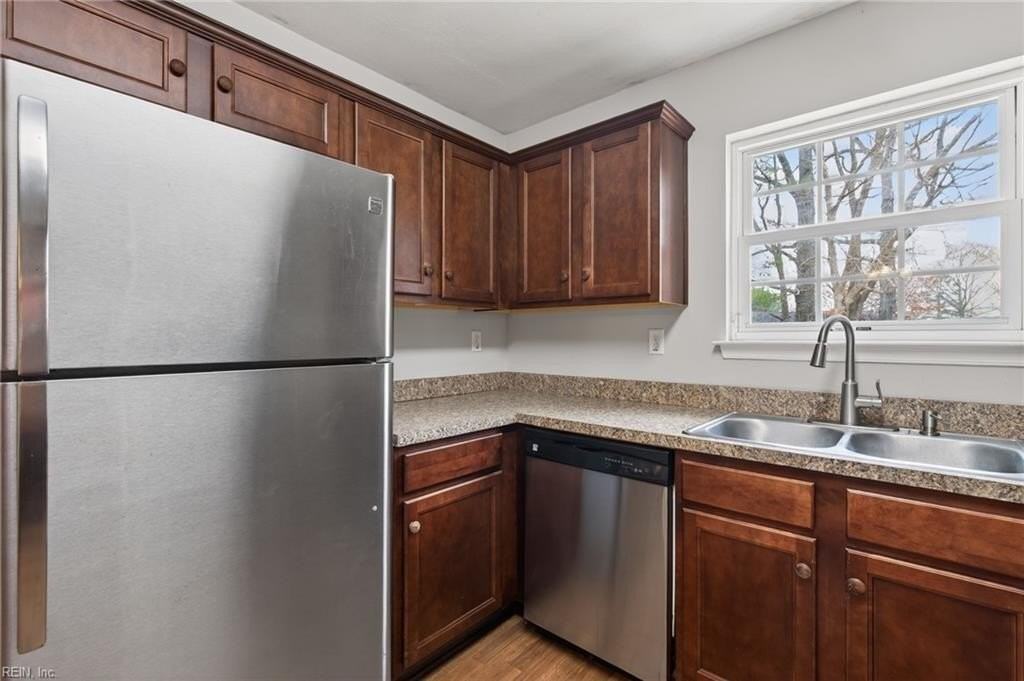 4617 Liberton Ct - Photo 4 of 24