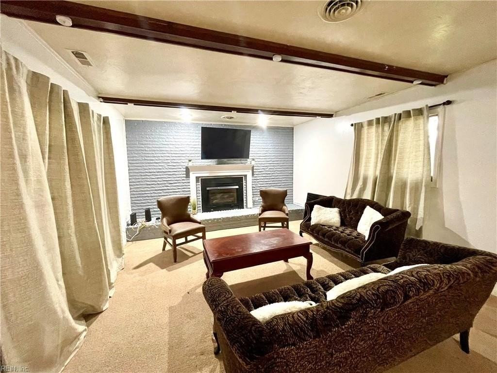 1341 Devonshire Ct - Photo 6 of 23