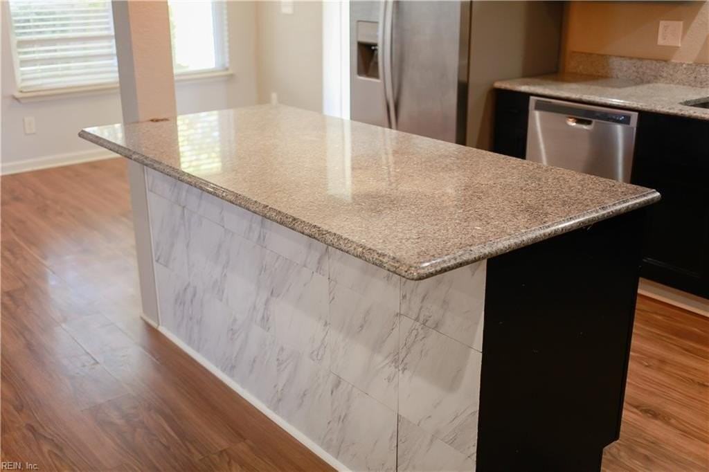 2534 Grandy Ave - Photo 5 of 37