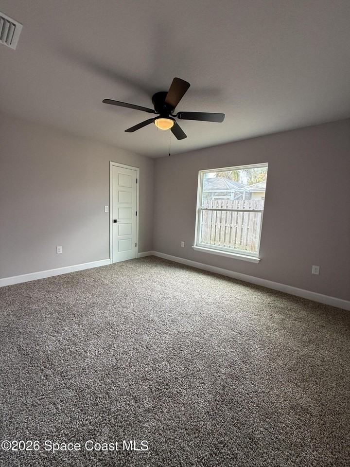 2255 Plantation Dr - Photo 5 of 7