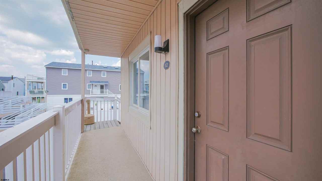 323 44th St S - Photo 3 of 32