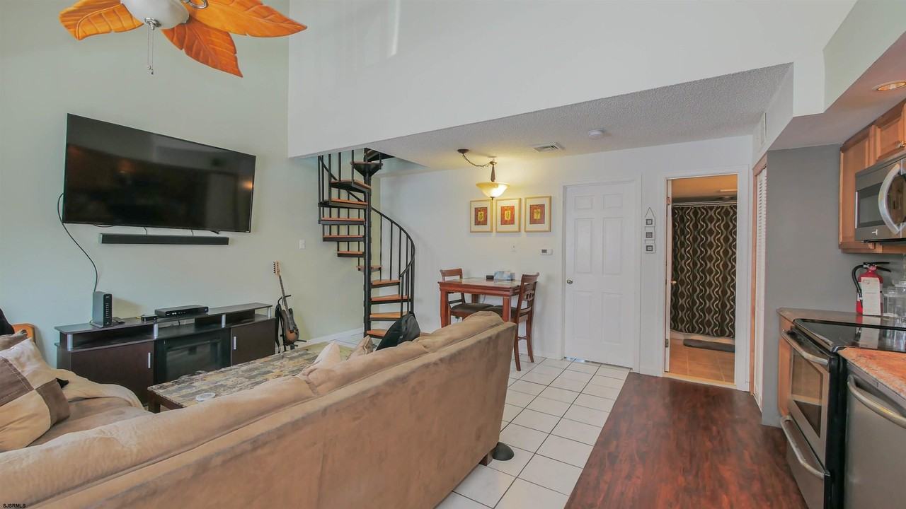 323 44th St S - Photo 5 of 32