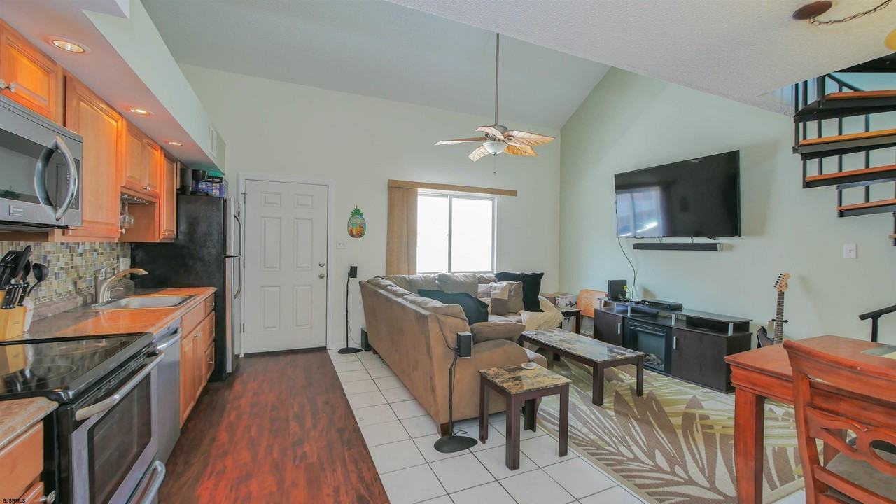 323 44th St S - Photo 6 of 32