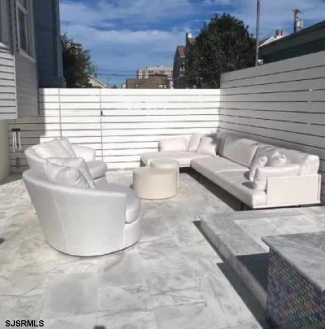 16 S Somerset Ave - Photo 5 of 50