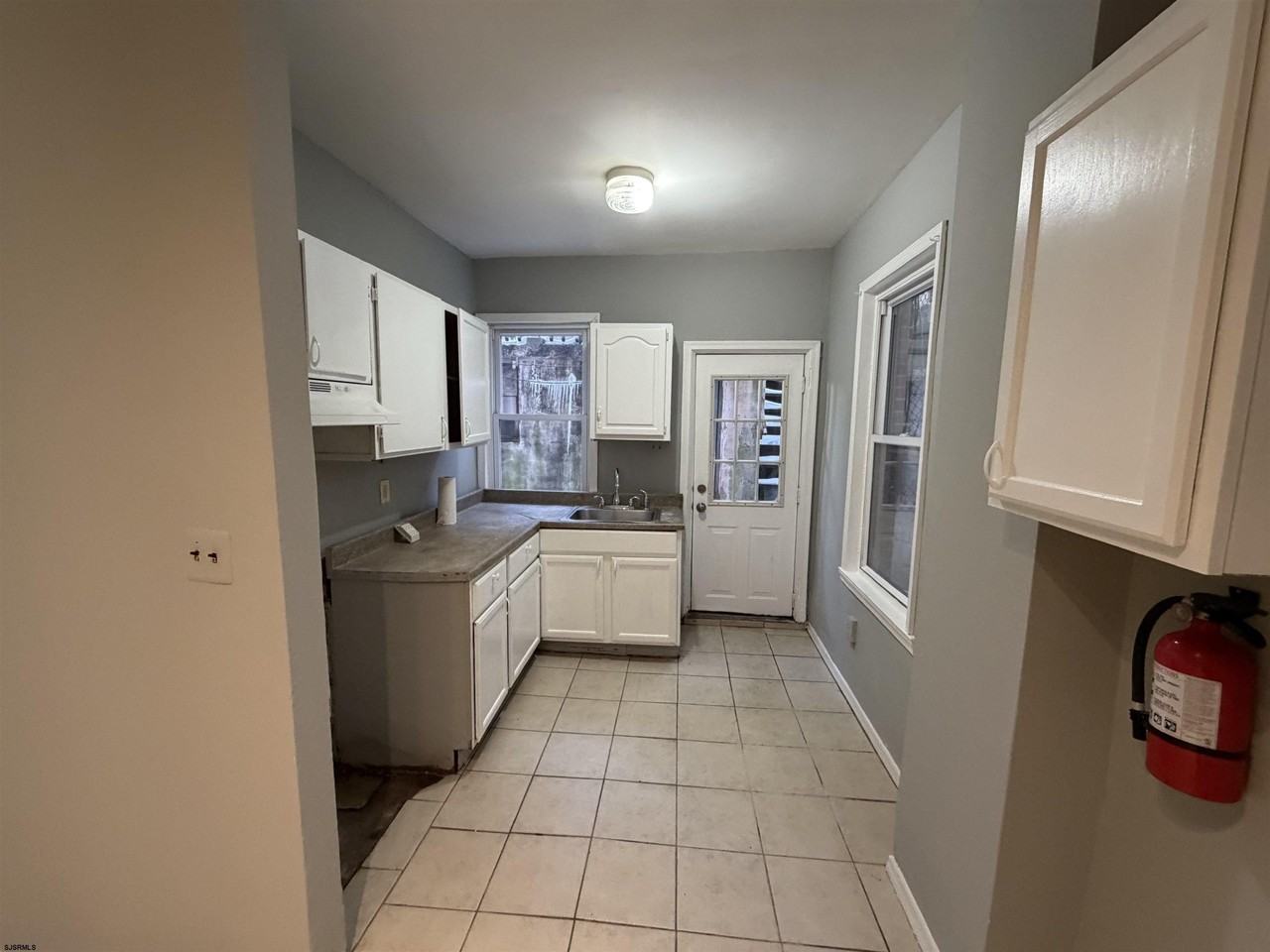 2510 Arctic Ave Ave - Photo 7 of 9