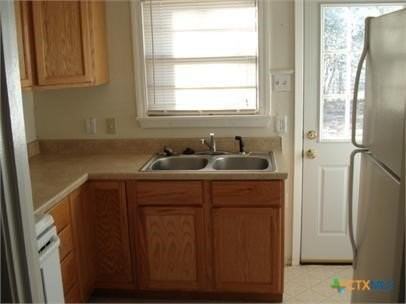 303 Cloud St - Photo 2 of 6