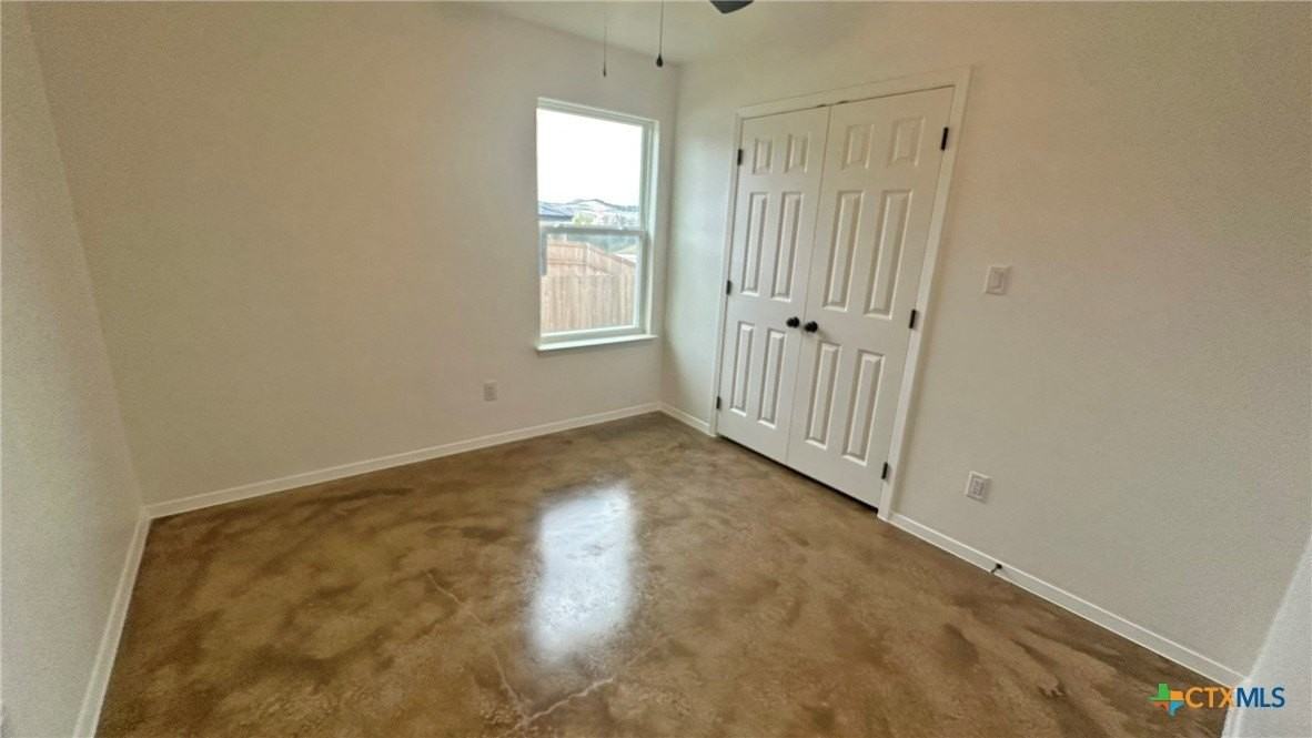 977 Cline Dr - Photo 5 of 10